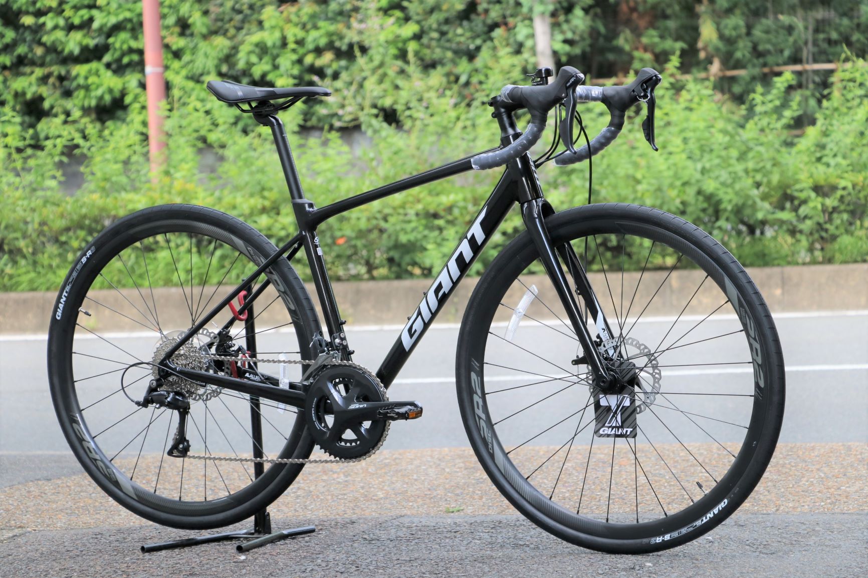 新スタイル確立 マルチロードバイク Giant Contend Ar3 自由度の高いディスクロードバイクが定番スタイルなのかも 京都の中古自転車 新車販売 サイクルショップ エイリン