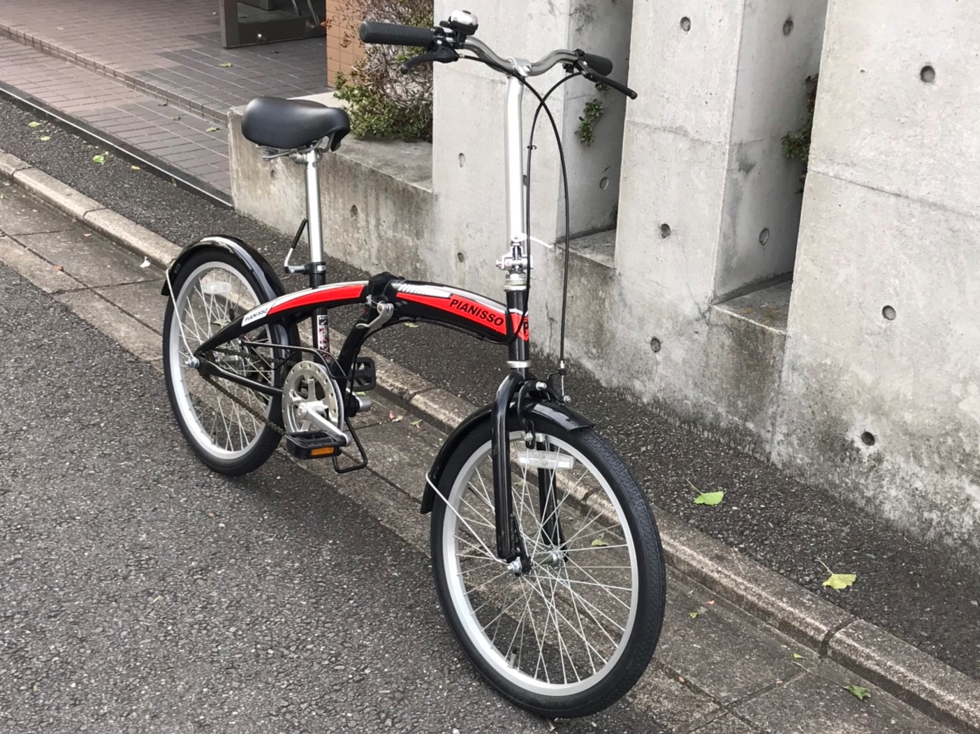 駐輪場所に困らない！？美品中古折り畳み小径自転車が入荷致しました！！ - 京都の中古自転車・新車販売 サイクルショップ エイリン