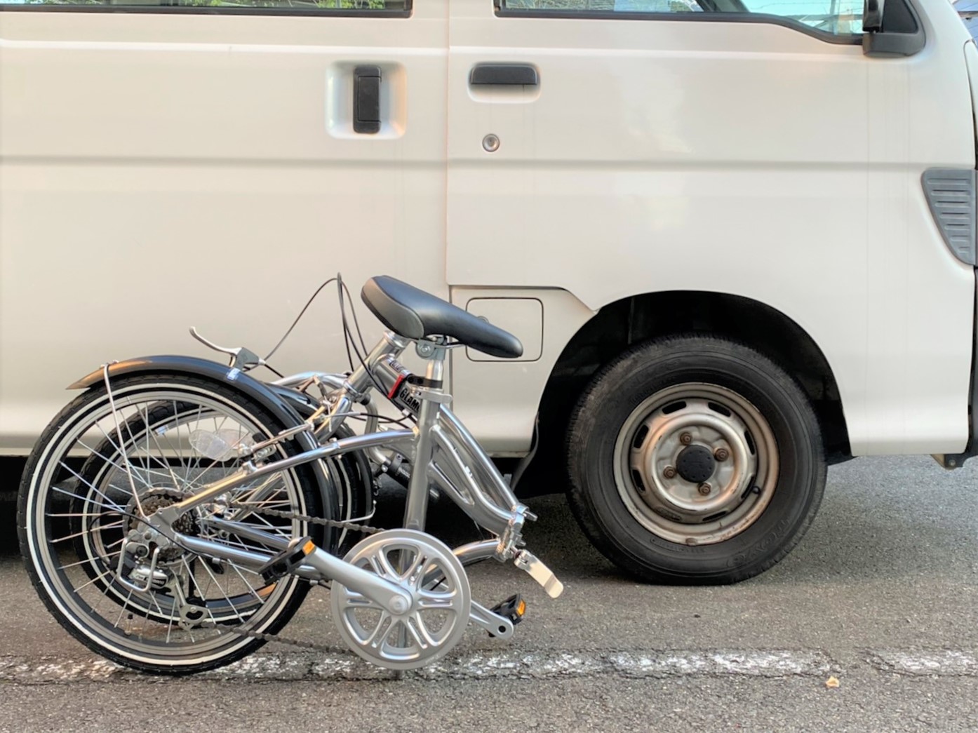 約11,8ｋｇの軽量折りたたみ自転車が入荷！】通勤・通学を快適に！保管 